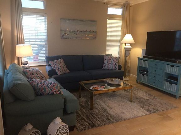 4th image of 216 NE Sea Breeze Way