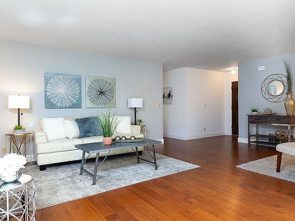 5th image of 2575 Brenford Dr