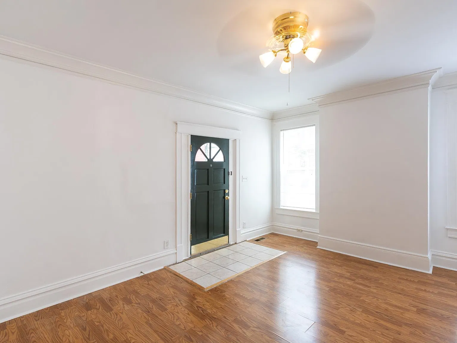 2 bed, 1050 sqft, $1,295 — Photo 3