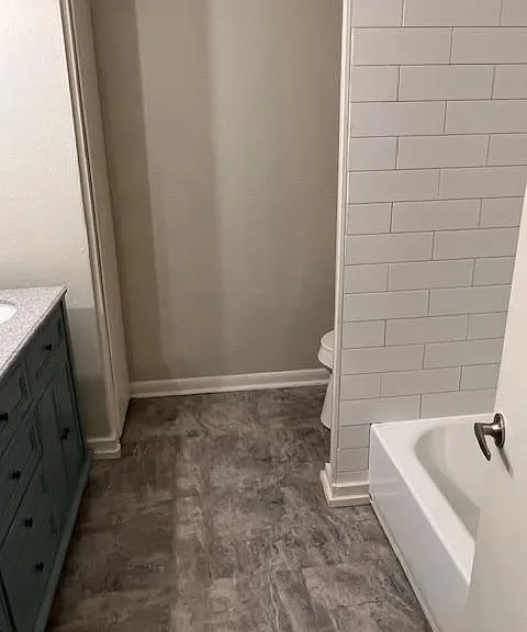 1215 Bois D Arc St — Photo 17