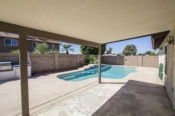 4th image of 5655 W Sunnyside Dr