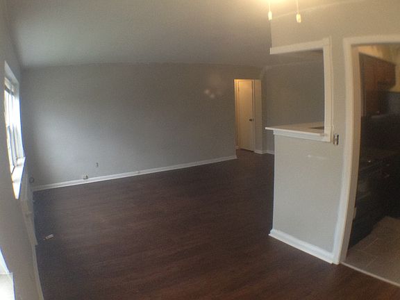 2nd image of 2880 S Moreland Blvd APT 104