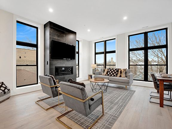 2nd image of 4337 N Richmond Ave #2S
