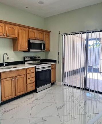 4th image of 5761 Strawberry Lakes Cir