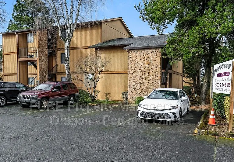 Parkway Garden — Photo 22