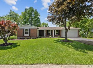 1200 Auber Dr, Ballwin, MO