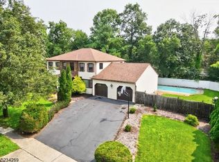 75 Robin Hood Way, Wayne, NJ 07470
