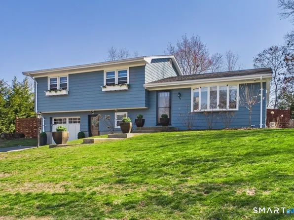 28 Elaine Street, Stonington, CT 06379