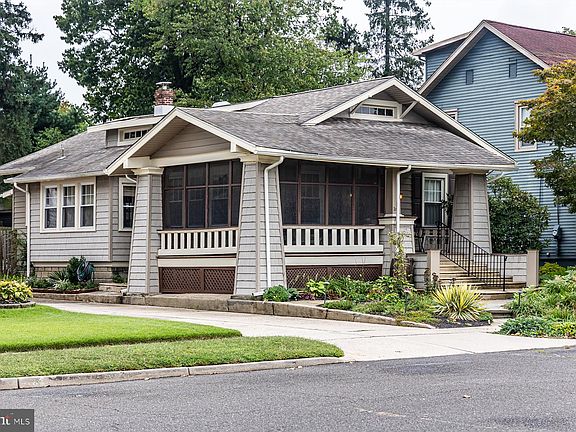 4th image of 166 Park Pl