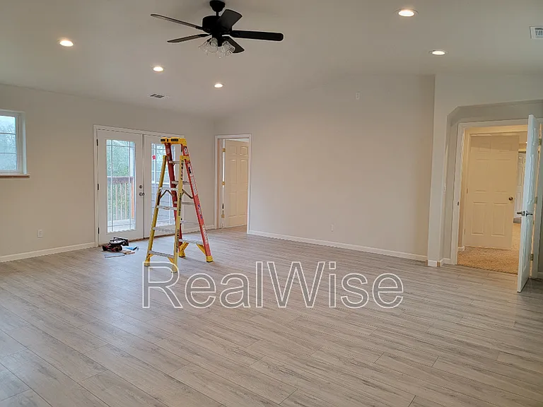 344 W Selmar Ct — Photo 23