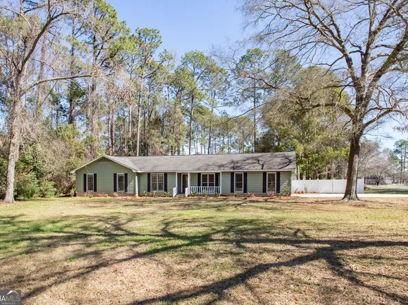 702 Hillmont Dr, Waycross, GA 31503