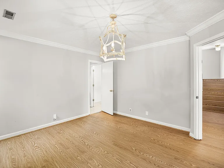3127 Creekview Ln — Photo 15