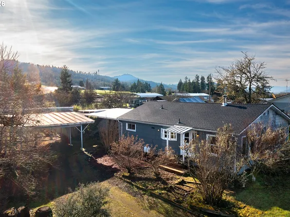 233 Crowsfoot Rd, Oakland, OR 97462