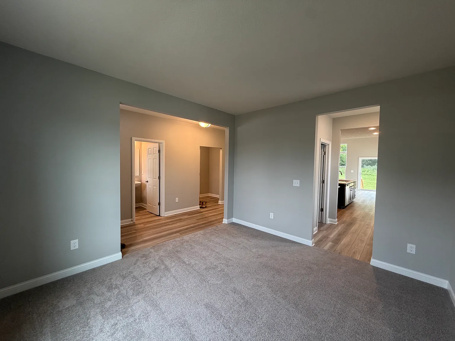4 bed, 3.5 bath, 2943 sqft, $5,000 — Photo 4