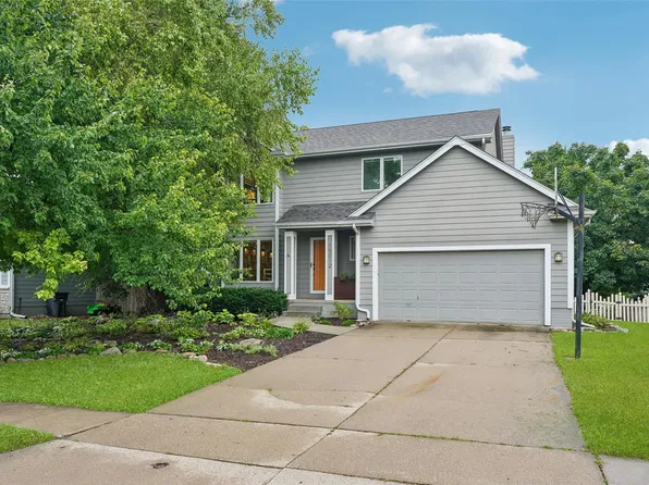 15012 Hawthorn Dr, Clive, IA 50325