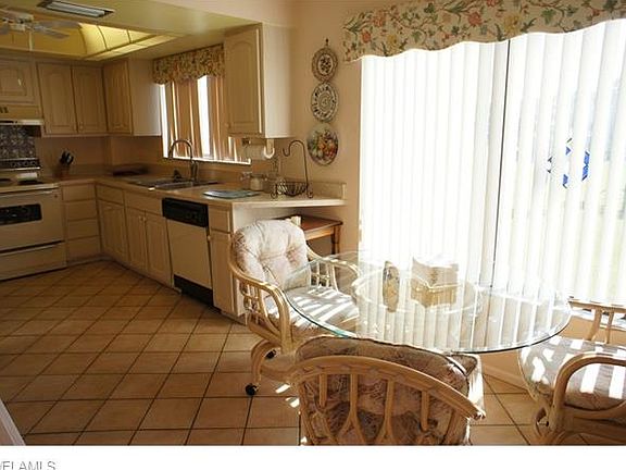 3rd image of 7402 Lake Breeze Dr APT 216