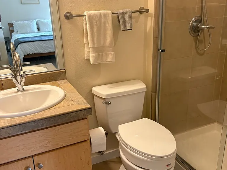 4730 Holiday Dr #201 — Photo 23