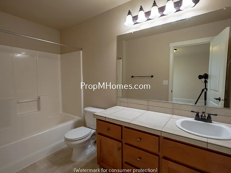 259 N Cedar St — Photo 9