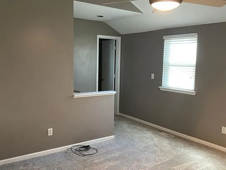 8712 N Pomona Ave — Photo 11