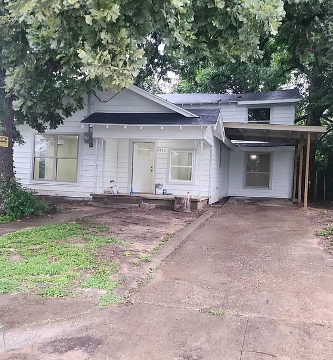 5 bed, 2000 sqft, $2,300 — Photo 2