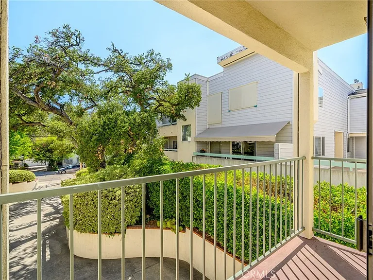 2747 Hermosa Ave #6 — Photo 9