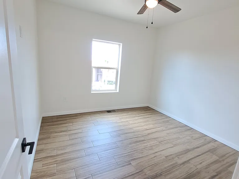 1263 Mission Nuevo Dr #1-4 — Photo 18