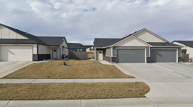 5734 E Bristol St — Photo 1