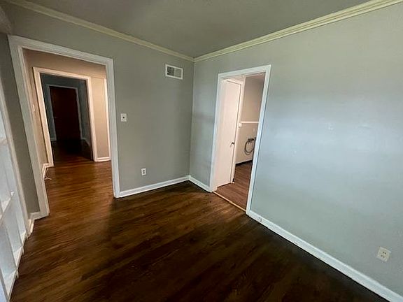 4th image of 758 Waring Rd