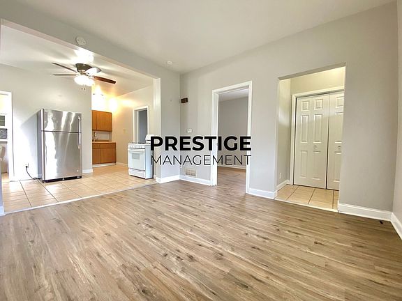 3rd image of 4724 Pine Ave #26