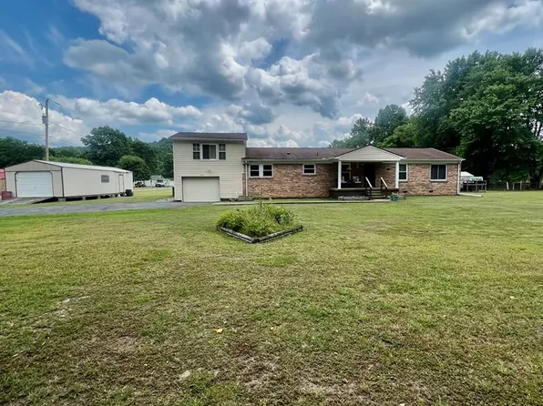 154 3rd St, Glen Daniel, WV 25844