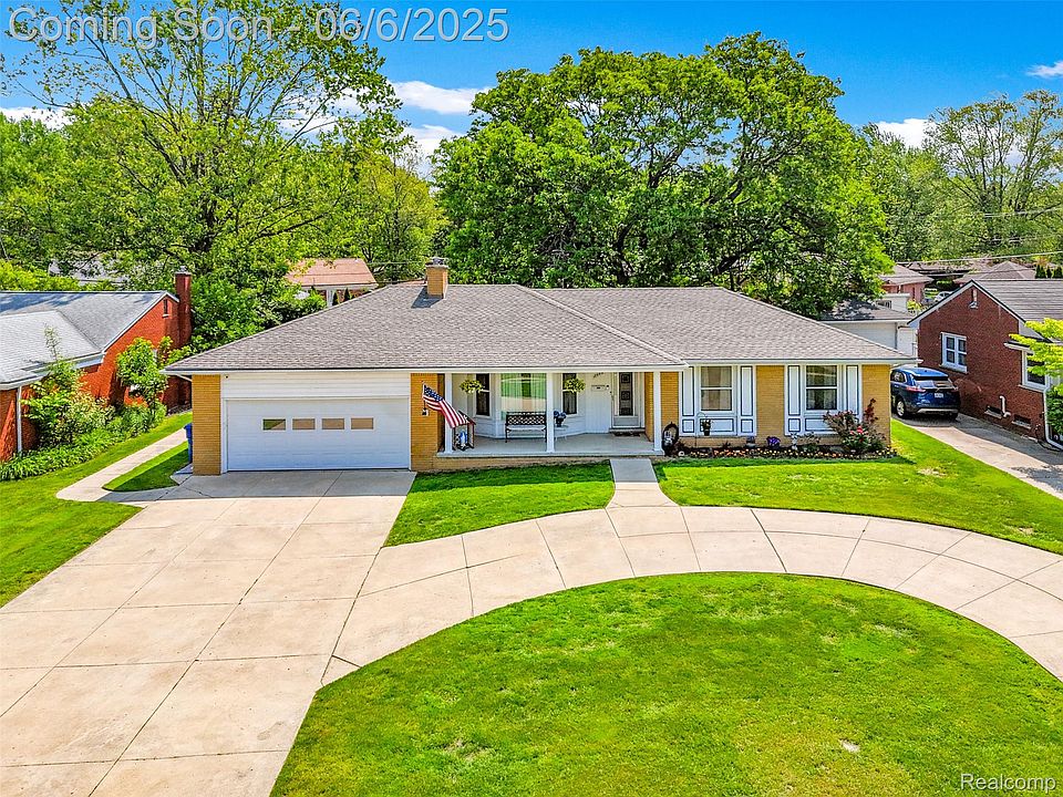 1st image of 17445 W Outer Dr