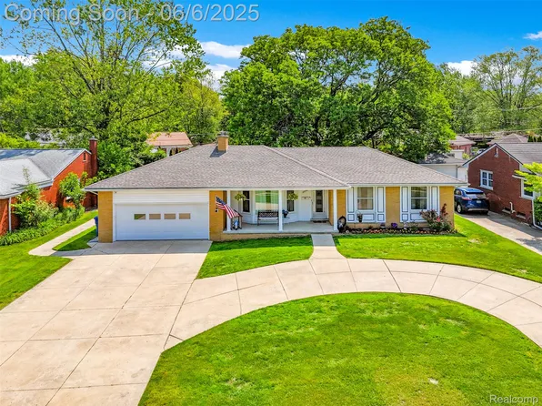 17445 W Outer Dr, Dearborn Heights, MI 48127