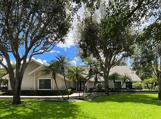 11246 SW Meadowlark Cir, Stuart, FL 34997