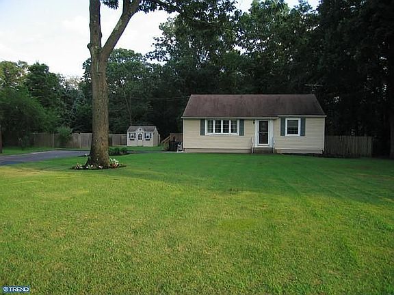 2nd image of 15 W Collings Ave