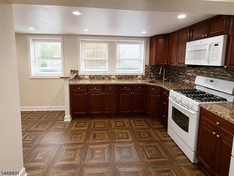 112 Chestnut St — Photo 5