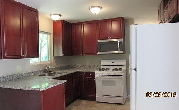 3rd image of 1308 E 52nd St #B
