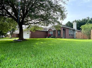 1900 Cedar Ln, Dayton, TX 77535
