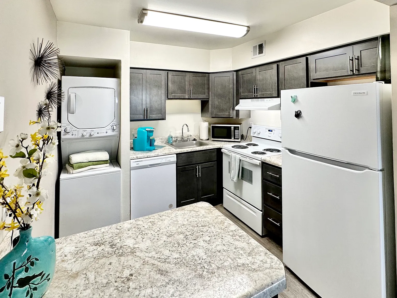 Brookside Village Apartments — Photo 3