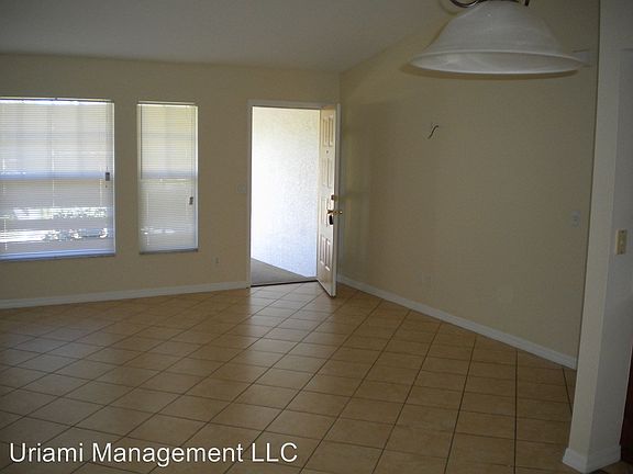 4th image of 1342 NE Van Loon Ln