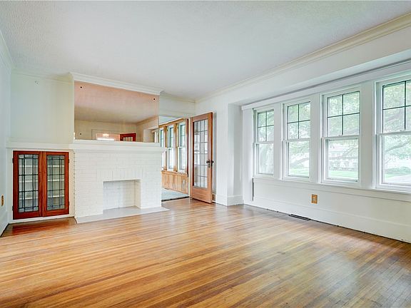 3rd image of 151 Hurstbourne Rd