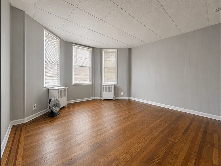 2604 Hamilton Ave — Photo 17