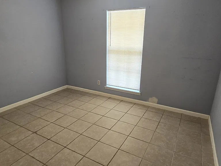 923 Dryden Ave — Photo 12