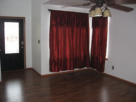 3rd image of 5156 Weaver Dr
