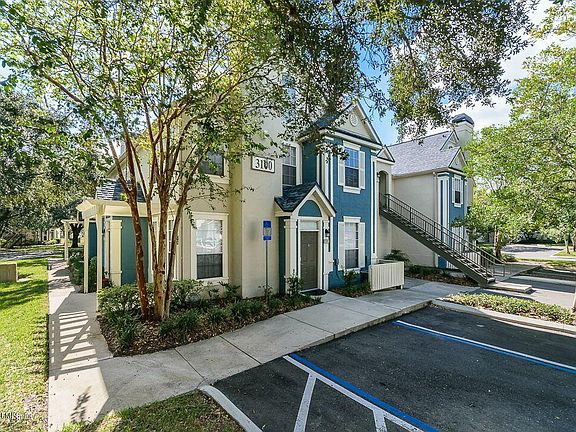 2nd image of 13703 RICHMOND PARK Drive #3109