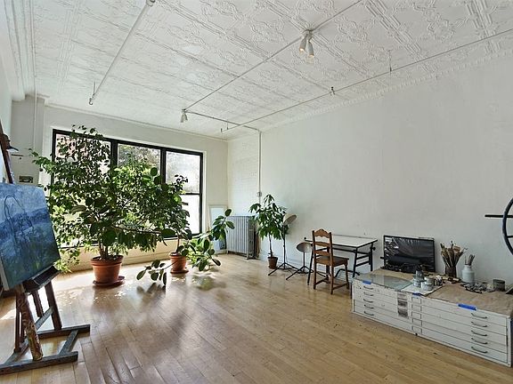 4th image of 41 Bleecker St APT 4