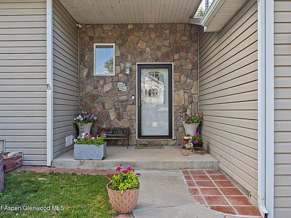 4th image of 1482 Graham Ct