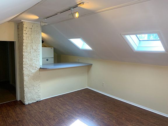 5th image of 504 Fairgrove Ave