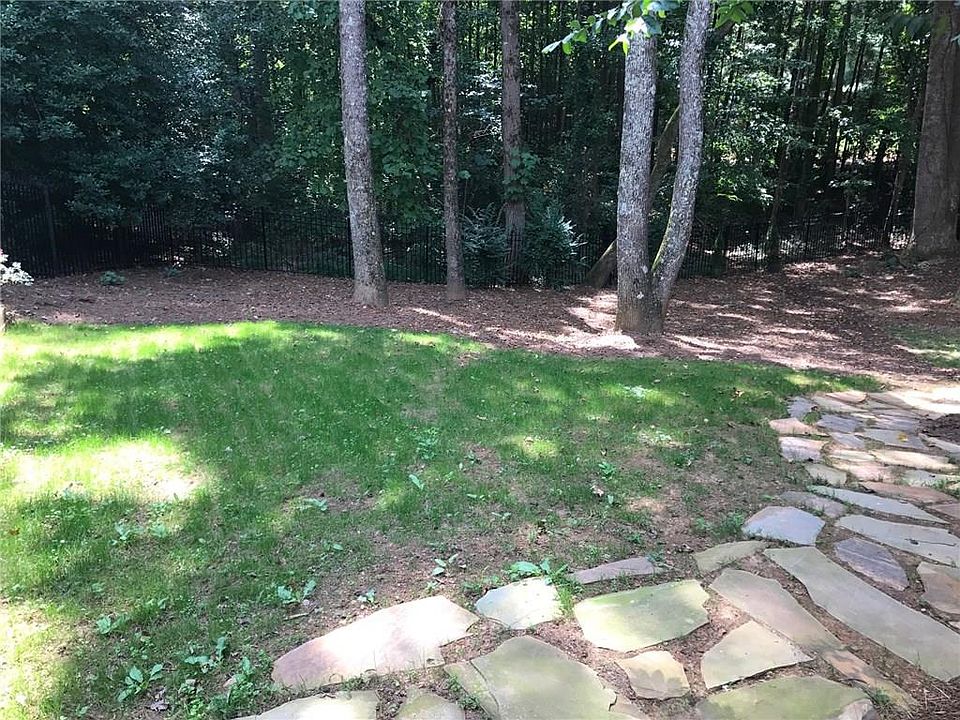 2nd image of 1950 Briergate Dr