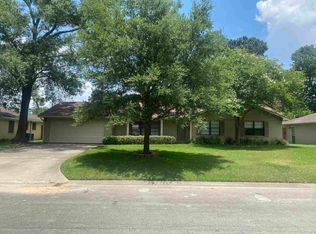 4720 Lanark Ln, Beaumont, TX 77706