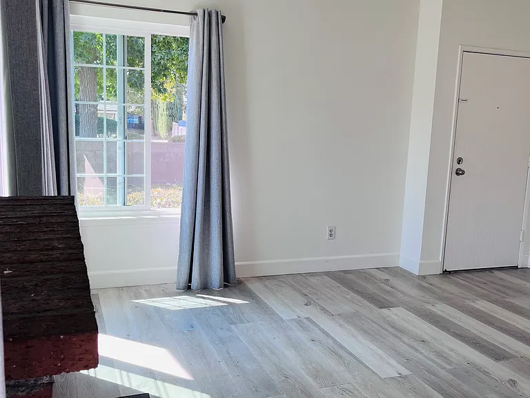 10823 Mountain View Ave — Photo 3